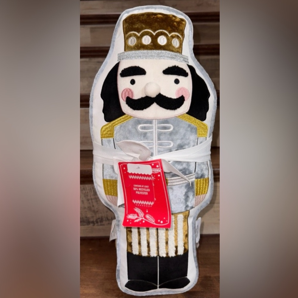 Super Cute 🥰 Large Nutcrackers Pillow Set of 2  19” by Martha Stewart - NEW